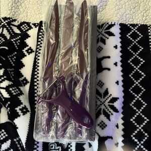 Purple Knife Set with Peeler